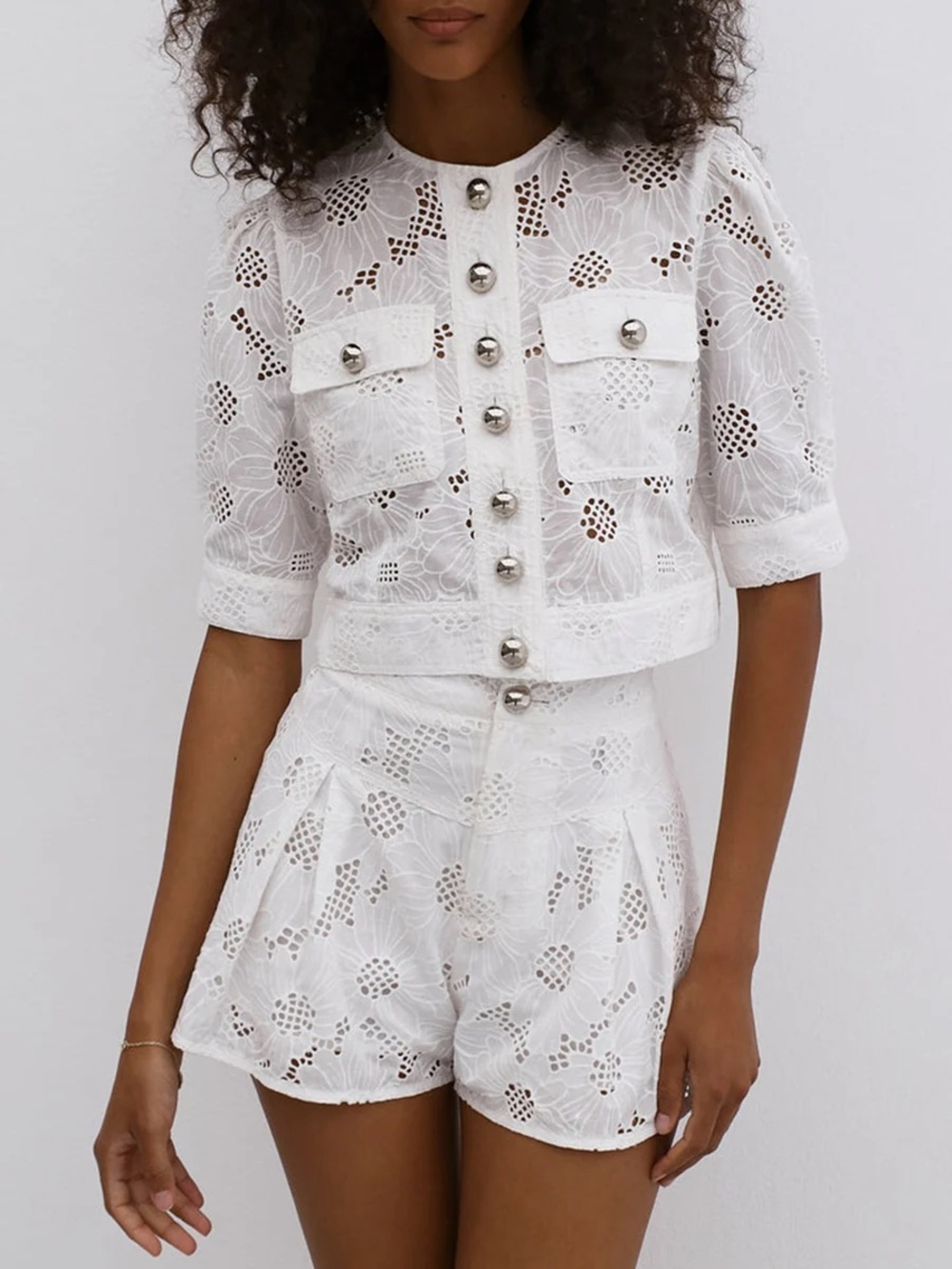 Commense Multi-Button Embroidery Shorts Set - Picture 3 of 14